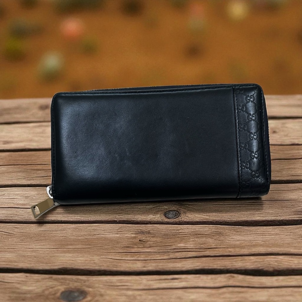 Gucci Black Leather Zip Around Wallet